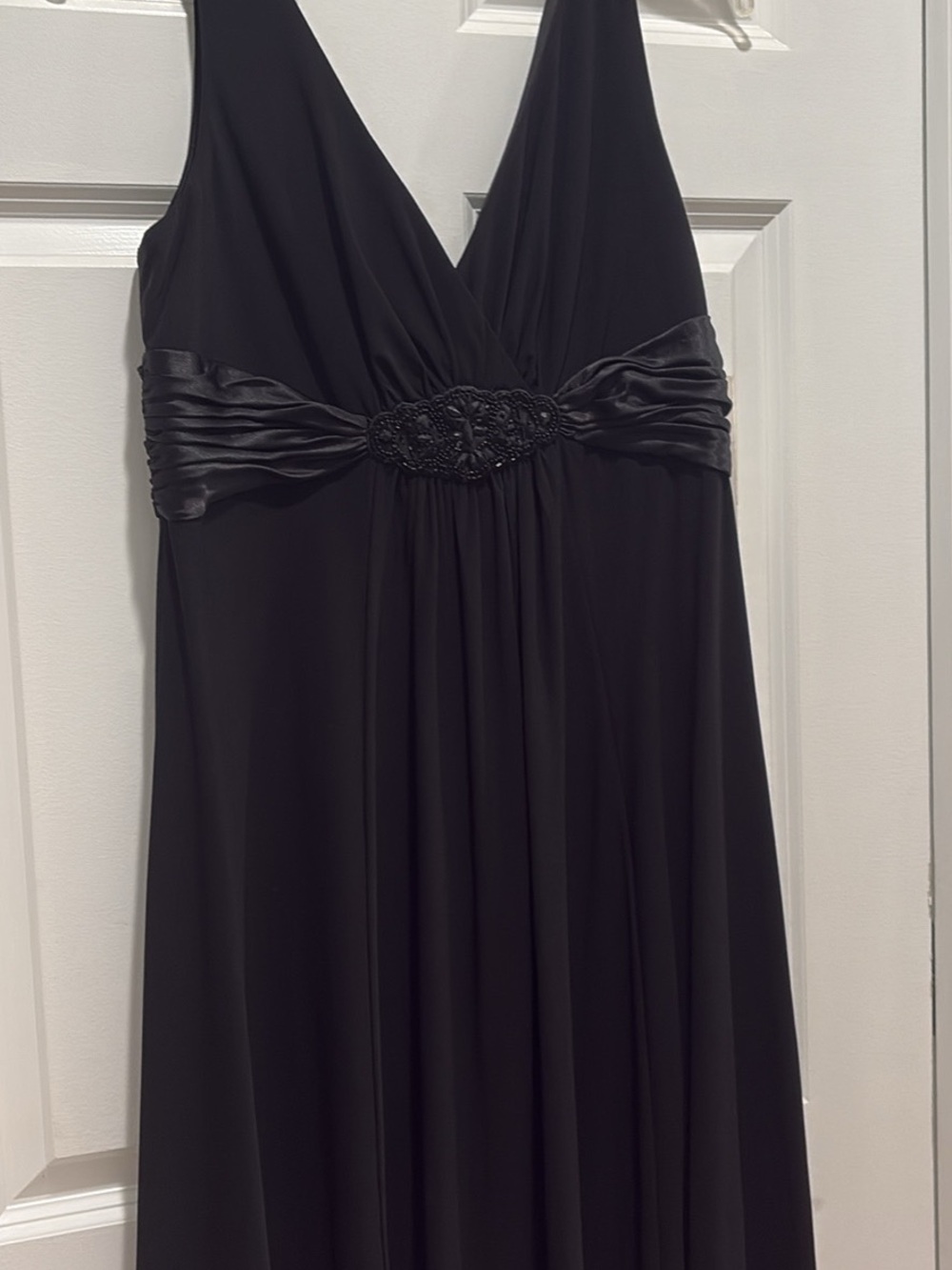 Jones Wear Black Deep V Satin-Trim Empire Waist Gown